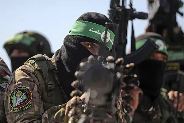 Hamas: Filistinliler beyaz bayrak çekmeyecek