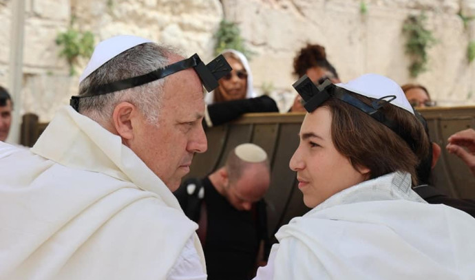 Şehit İsrail askerlerinin çocukları Kotel'de Bnei Mitzvah'ı kutluyor - İsrail Haberleri