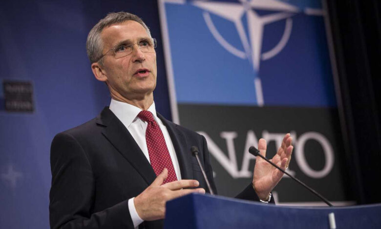 Stoltenberg: "Ukrayna'nın savaş bölgesi dışında bulunan askeri tesislere yönelik saldırıları yasaldır"