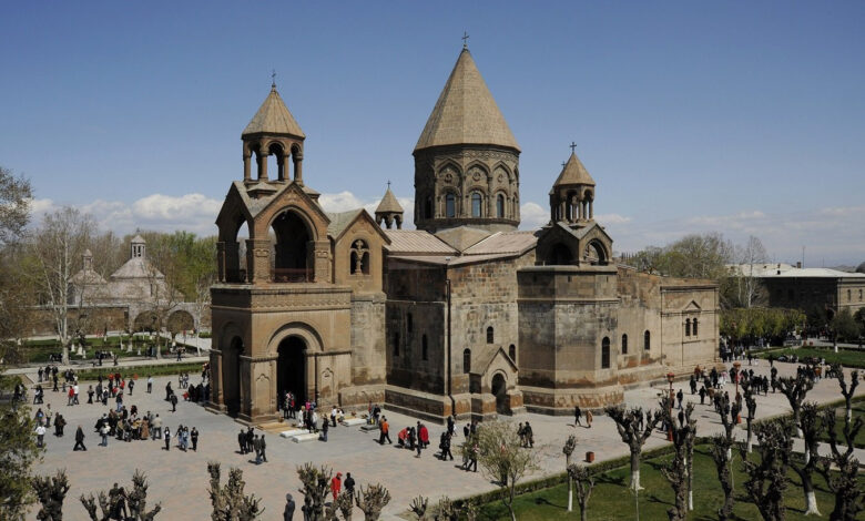 Ermenistan'da kilise mülklerinin vergilendirilmesine ilişkin yasa tasarısı hazırlanıyor