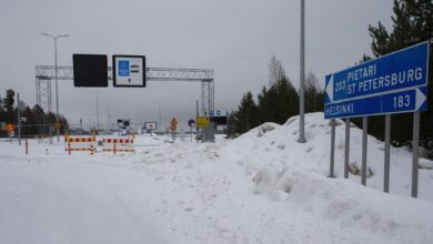 Finlandiya doğudaki mültecileri Rusya'ya geri gönderecek