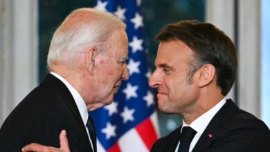 Biden ve Macron, Gürcü yetkililere Avrupa-Atlantik yoluna dönme çağrısında bulundu