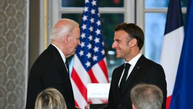 Biden ve Macron, Rus varlıklarının Ukrayna'ya devredilmesi fikrini destekledi