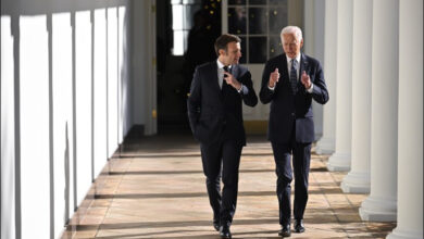 Biden ve Macron Rusya'nın varlıklarının dondurulması konusunda anlaştı