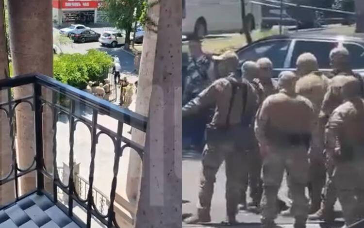 Erivan'da polis Samvel Shahramyan'ın arabasına el koydu - VİDEO - GÜNCELLEME