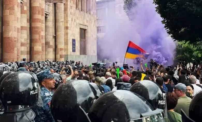 Ermenistan'da toplu tutuklamalar başladı - GÜNCELLEME-1