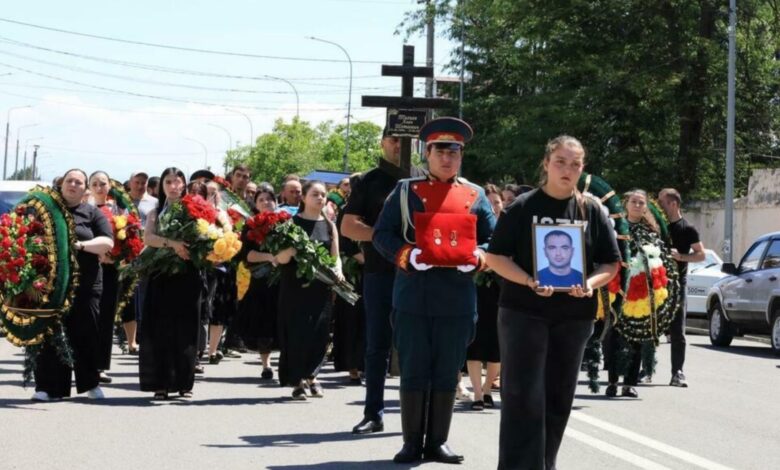 Güney Osetya, Ukrayna'da hayatını kaybeden Alan Tigiev'e veda etti