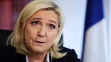 Le Pen: "Macron yakında istifa etmek zorunda kalacak"