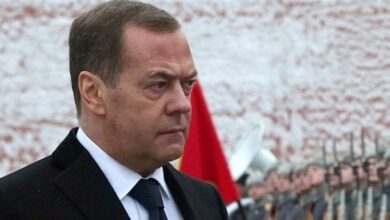 Medvedev, Ermenistan'ı Batı'nın vaatlerine aldanmamaya çağırdı