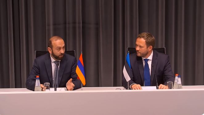 Mirzoyan: Ermenistan Türkiye ile ilişkilerin tamamen normalleşmesine hazır