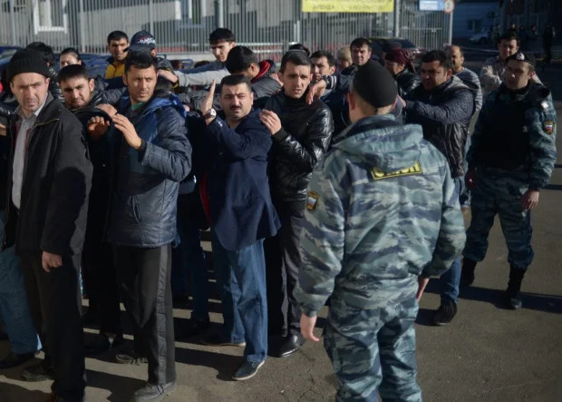 Rusya vatandaşlığı alan 10 bin göçmen Ukrayna'daki savaş bölgesine gönderildi