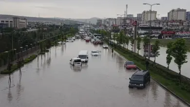 Şiddetli yağış nedeniyle Ankara sokakları sular altında kaldı