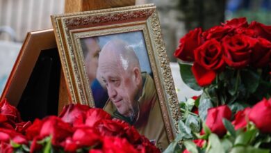 St. Petersburg'daki bir mezarlıkta Yevgeny Prigozhin'e ait bir anıtın açılışı yapıldı