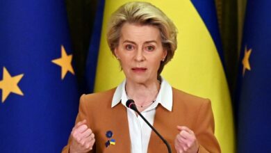 Ursula von der Leyen yeni bir dönem için Avrupa Komisyonu'nun başkanlığını sürdürecek