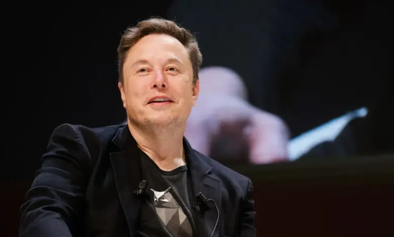 Elon Musk "WhatsApp'ın tehlikeli olduğunu" söyledi