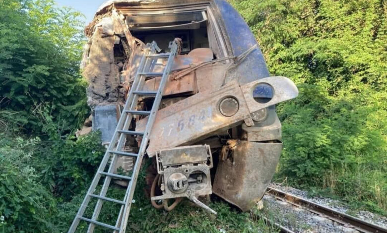 Fransa'da yolcu treni kaza yaptı, yaralılar var - FOTOĞRAF