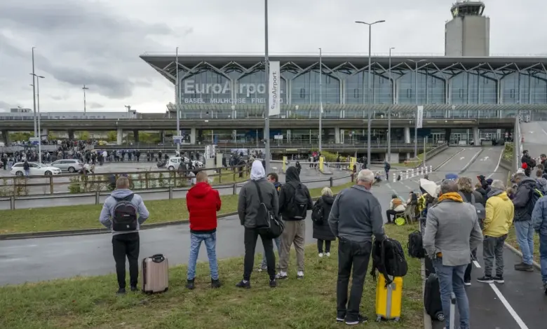 Fransa'nın doğusundaki bir havaalanı güvenlik endişeleri nedeniyle boşaltıldı