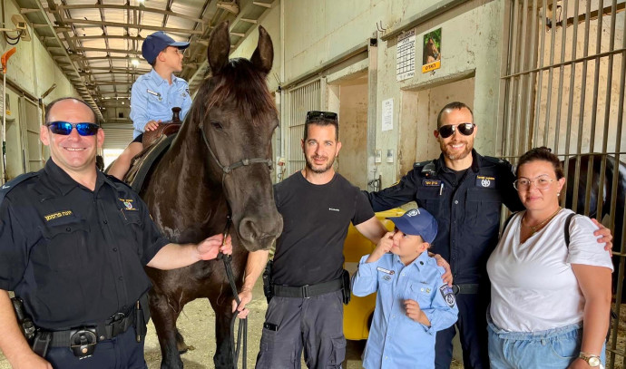 İsrail-Hams savaşında şehit düşen askerin çocukları eğlence gününe çıktı İsrail Polisi - İsrail Haberleri