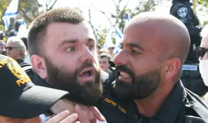 Tel Aviv protestosunda aşırı güç kullanımı nedeniyle beş memur suçlandı - İsrail Haberleri