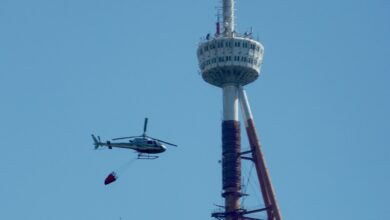 Tiflis'teki yangını söndürme çalışmalarına iki helikopter katıldı