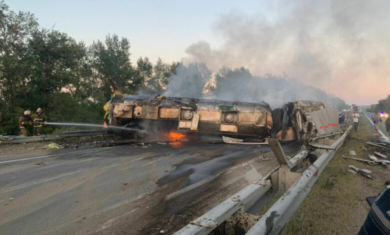 Ukrayna'da kamyon ile minibüsün çarpışması sonucu 14 kişi hayatını kaybetti