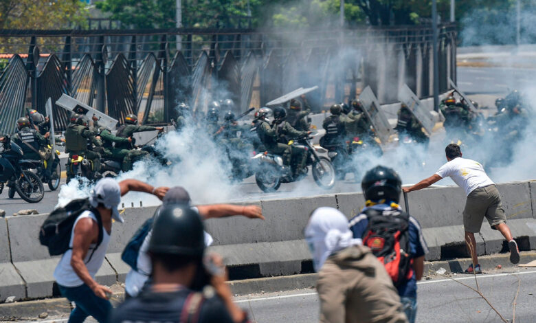 Venezuela Savunma Bakanı: ABD'nin desteğiyle bir darbe girişimi yaşandı