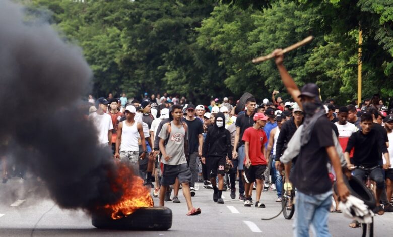 Venezuela'da çatışmalar - muhalefet seçim sonuçlarını protesto etti