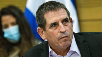 Yesh Atid MK Yoav Segalovitz hükümet tartışmaları hakkında yorum yapıyor - İsrail Haberleri