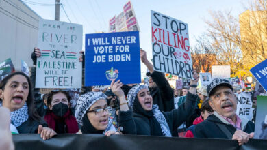 Demokratların kongresinin yapılacağı Chicago'da yüzlerce kişi Filistin için sokaklara akın etti