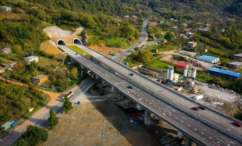 En uzun tünel Rikot Geçidi'nde trafiğe açıldı