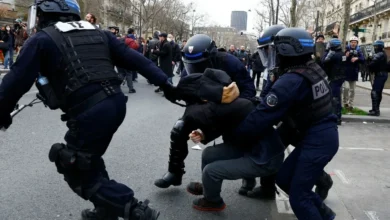 Fransız polisi protestoculara karşı güç kullandı