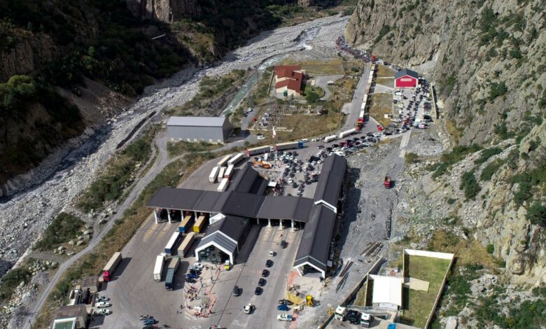 Gürcistan ile Rusya arasındaki sınırdaki kontrol noktası birkaç saatliğine kapatılacak