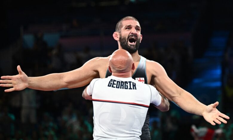 Gürcü güreşçi Geno Petriashvili Olimpiyat şampiyonu oldu