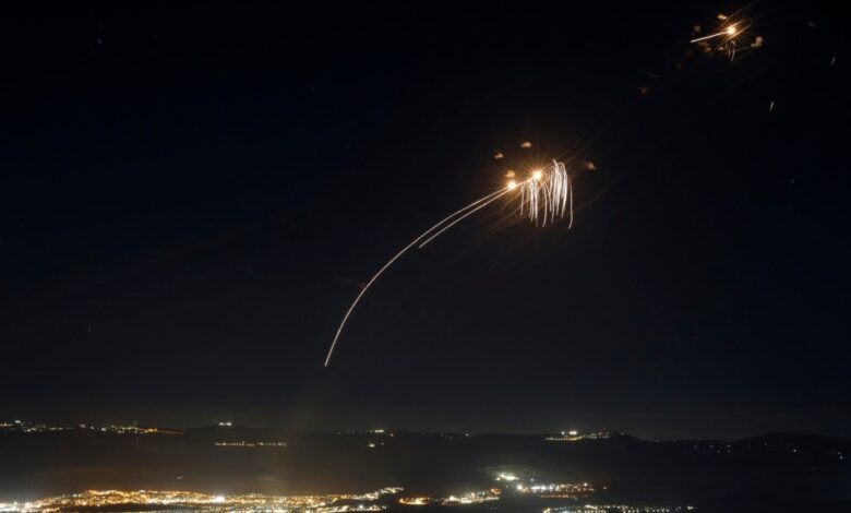 Hizbullah gece boyunca İsrail'in kuzeyine onlarca roket fırlattı