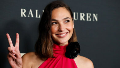 İZLE: Gal Gadot, film fragmanında Disney klasiği 'Pamuk Prenses' olarak ilk kez sahneye çıktı - İsrail Haberleri