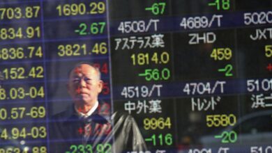 Japonya'nın Nikkei endeksi yüzde 13 düşerek 1987'den bu yana en büyük düşüşünü gerçekleştirdi