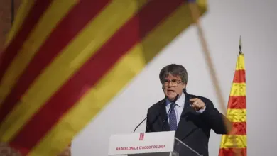 Katalan ayrılıkçıların lideri Puigdemont İspanya'ya döndü