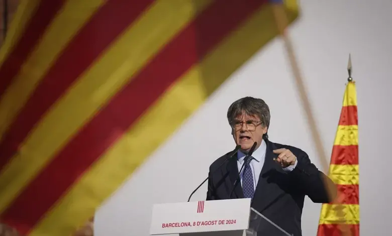 Katalan ayrılıkçıların lideri Puigdemont İspanya'ya döndü