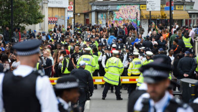 Londra polisi Notting Hill Karnavalı'nın ilk gününde 90 kişiyi tutukladı