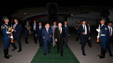 Putin Bakü'ye geldi, Aliyev onu evinde karşıladı