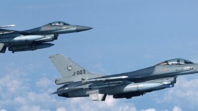 Ukrayna'ya "F-16" uçakları getirildi