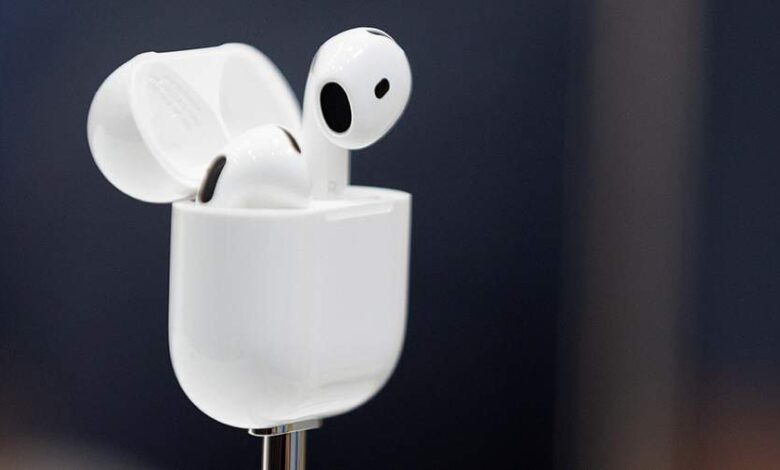 Apple, yeni AirPods modelinde şarj kablosuna yer vermedi