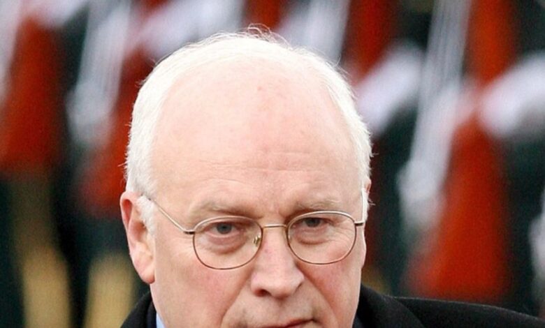 Cumhuriyetçi Dick Cheney seçimde Harris'i destekledi