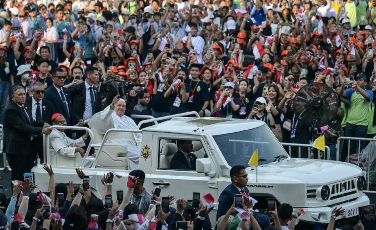 Endonezya'da Papa'ya yönelik terör tehdidiyle bağlantılı olarak 7 kişi tutuklandı