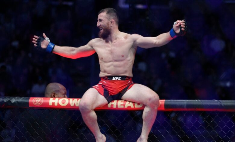 Merab Dvalishvili UFC horoz siklet şampiyonu oldu