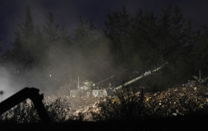 İsrail topçuları ve tankları aktif olarak Lübnan topraklarını bombalıyor