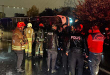 İstanbul'da yolcu otobüsü devrildi, 2 kişi öldü, 15 kişi yaralandı - FOTOĞRAF