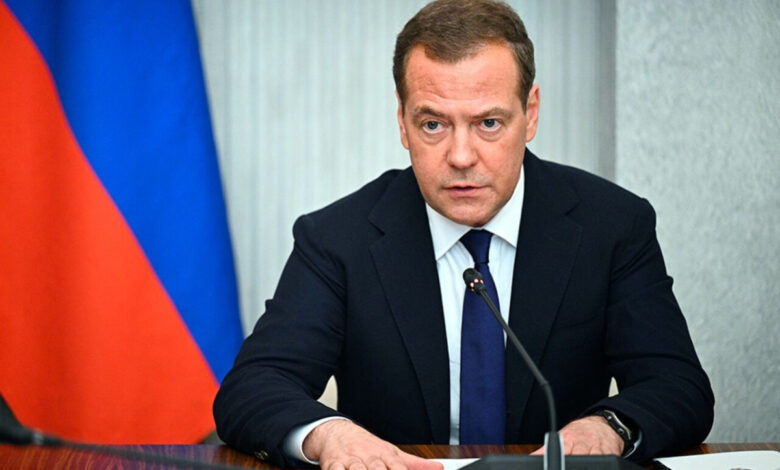 Medvedev: Biden ölürken insanlığın bir kısmını da yanında götürmeye karar verdi